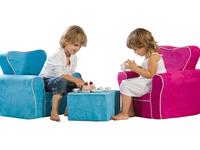 Meble dla dzieci. Lekkie i kolorowe foteliki i sofy wykonane z gąbki